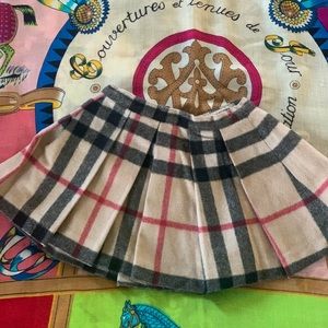 Burberry wool skirt